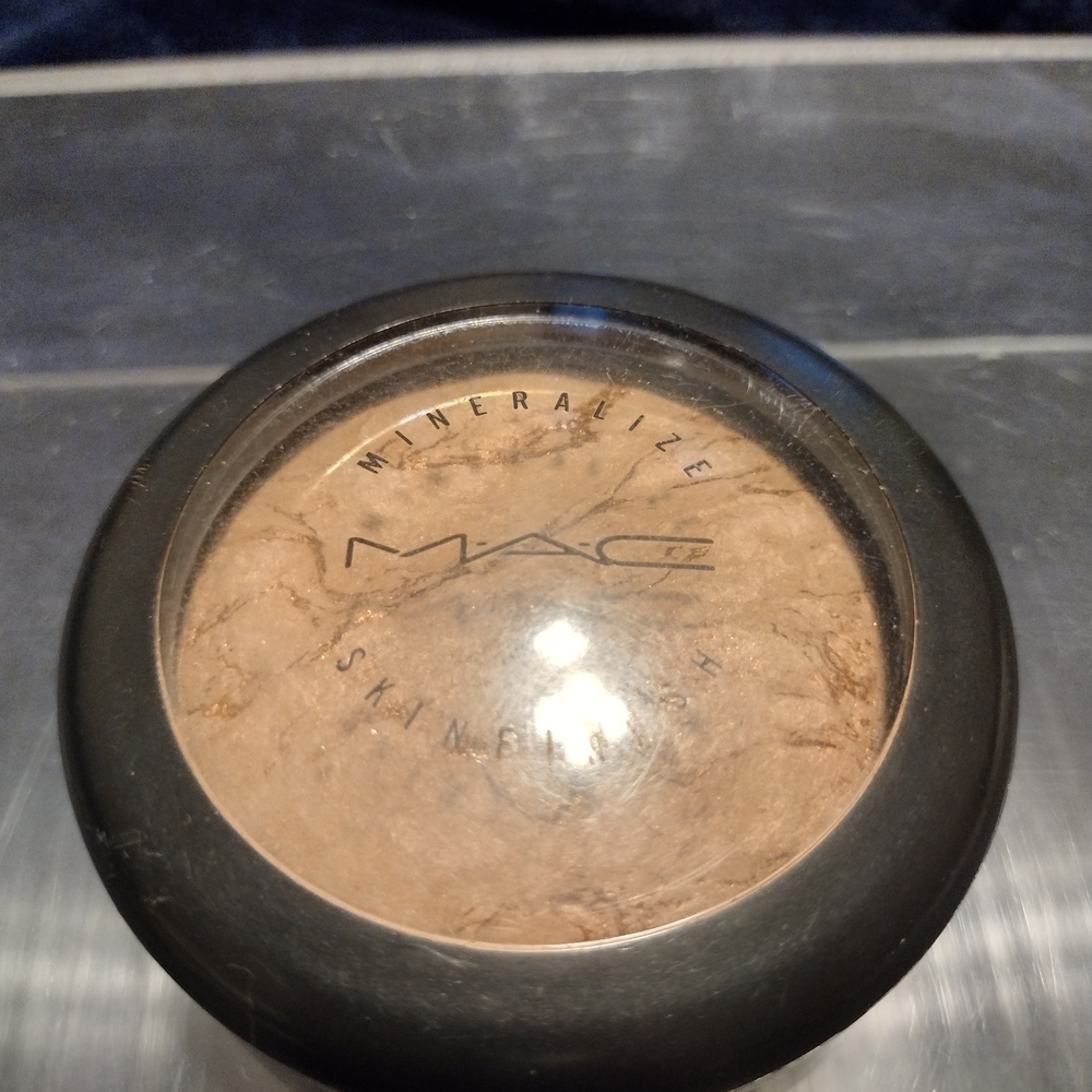 MAC Light Flush Mineralize Skinfinish Powder